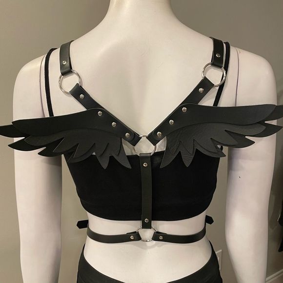 Black Winged Harness Accessory - Picture 3 of 4